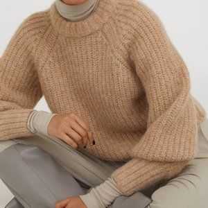 H&M Cropped Sweater